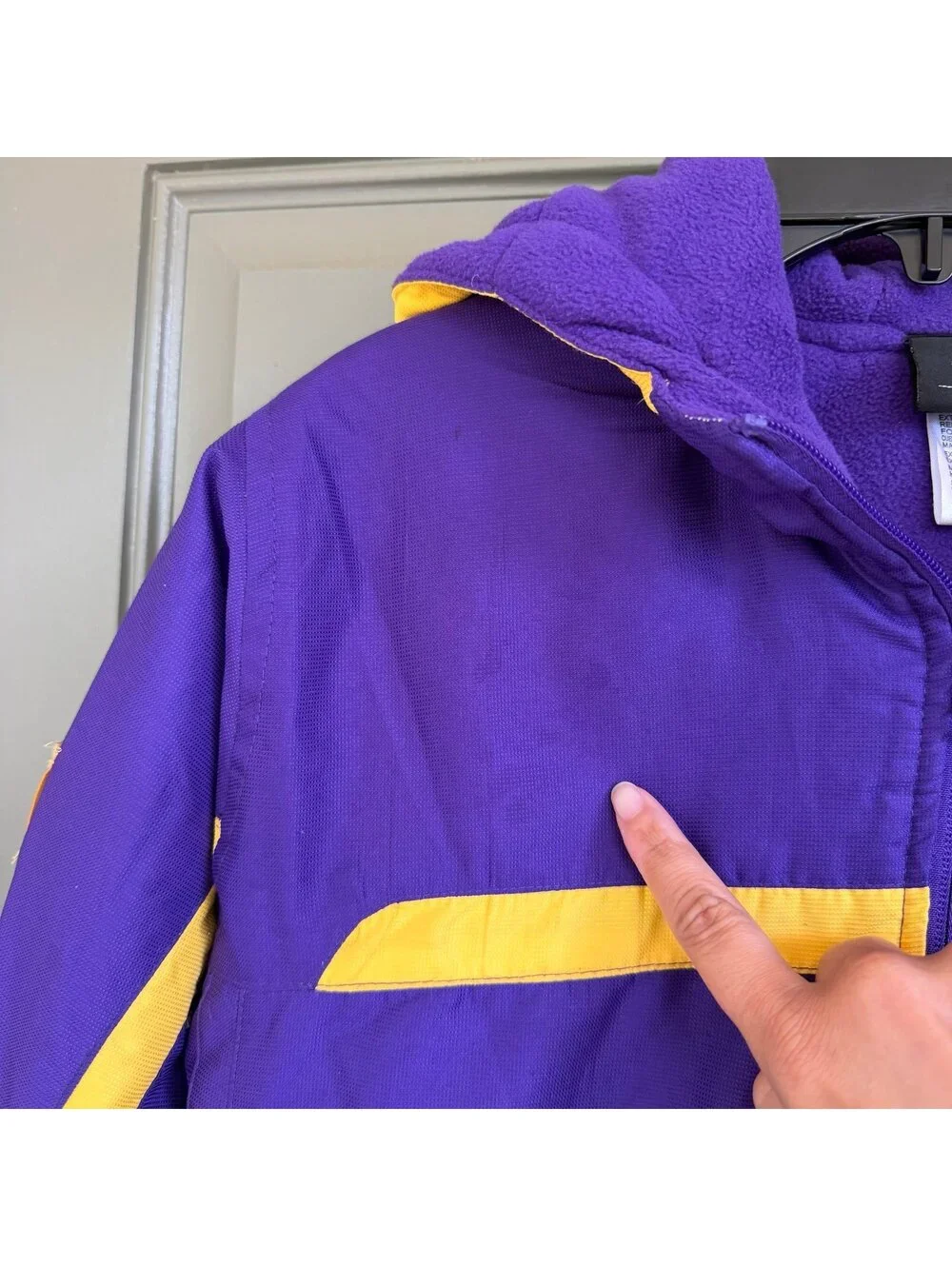 NFL Team Apparel Minnesota Vikings Youth XL (18) Hooded Winter Jacket Purple